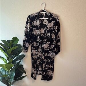 Spiritual Gangster Black and White Floral Kimono